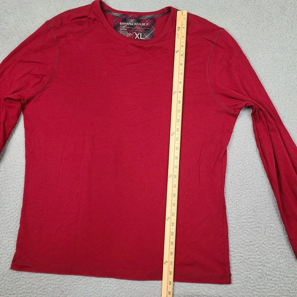 Banana Republic T-Shirt Mens XL Red Long Sleeve Crew Neck Cotton